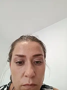 Bullhorygirl stripchat live cam model