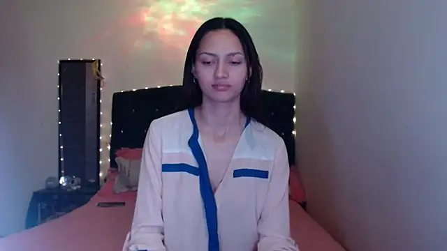 holy_juli stripchat live cam model