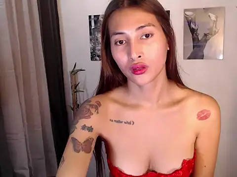 queen_alicemore stripchat live cam model