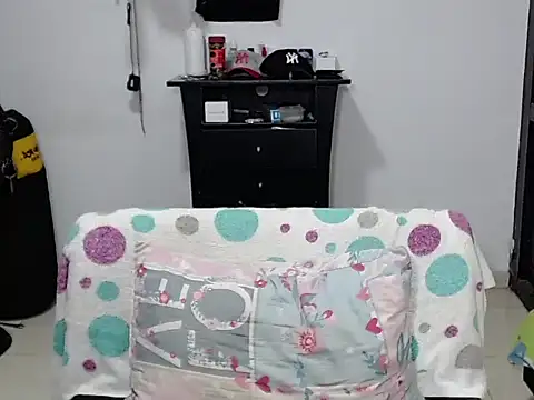 Zac_Efront stripchat live cam model