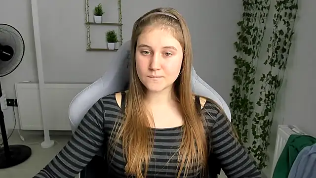 ViolaSecret stripchat live cam model