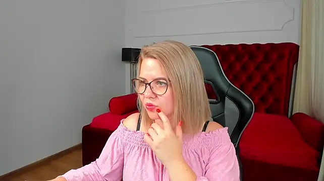 AdeleRavelle stripchat live cam model