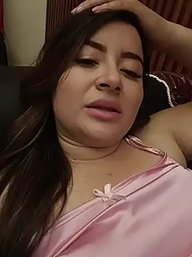 LunaDiaz999 stripchat live cam model
