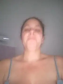 mimadinha85 stripchat live cam model