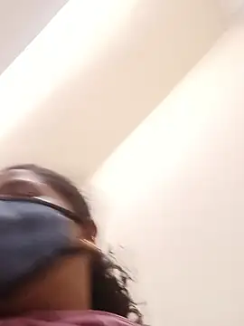meenashree143 stripchat live cam model