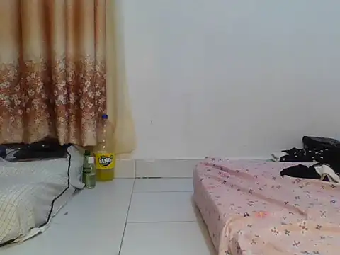 squirty-doll254 stripchat live cam model