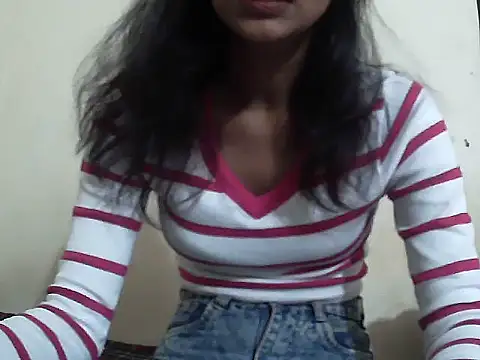 Divya_666 stripchat live cam model