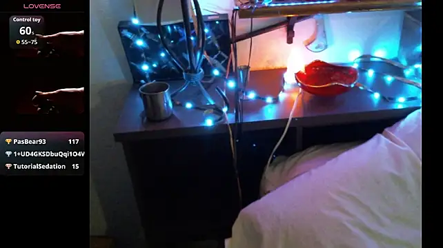 Pussyeat2please stripchat live cam model