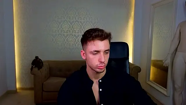 KellenWest stripchat live cam model