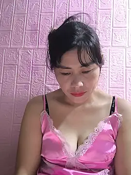 juicy-milu stripchat live cam model