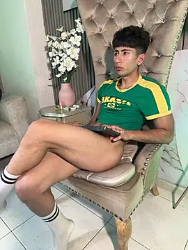 AndyJustgame_ stripchat live cam model