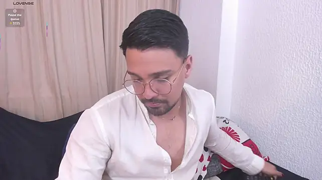 max_ed stripchat live cam model