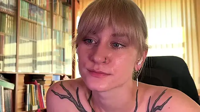 Retro_Marie stripchat live cam model