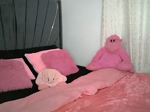 Queenb_2 stripchat live cam model
