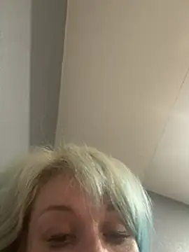 ooops_itsKelsii stripchat live cam model