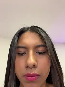 IsaSweett stripchat live cam model
