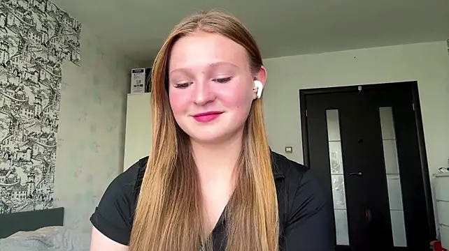 LisFris stripchat live cam model