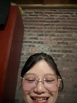 lylyna08 stripchat live cam model
