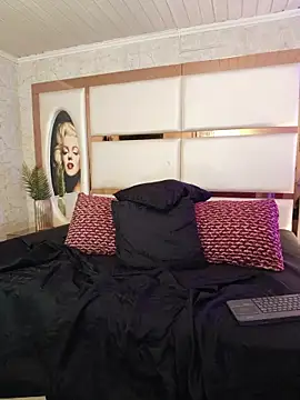 JessieGarvet19 stripchat live cam model