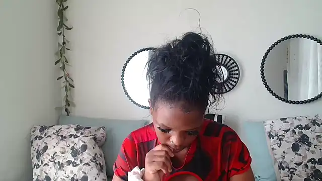 FreakyNubian stripchat live cam model