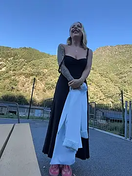 EmaSalis stripchat live cam model