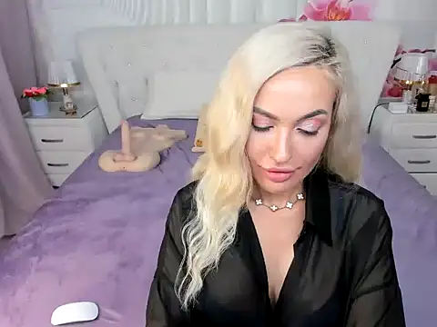 HottieSweetBritney stripchat live cam model