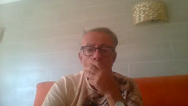 tuggy59 stripchat live cam model
