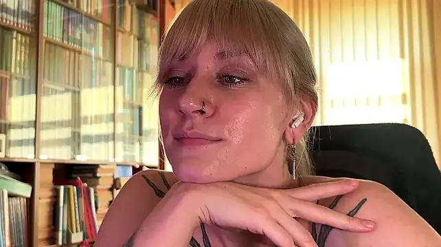 Retro_Marie stripchat live cam model