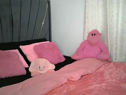 Queenb_2 stripchat live cam model
