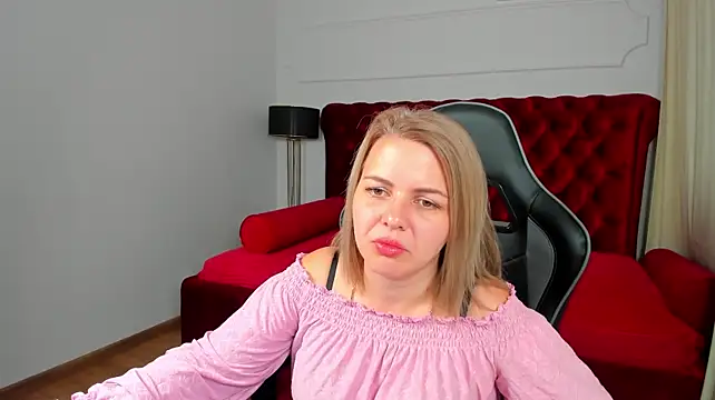 AdeleRavelle stripchat live cam model