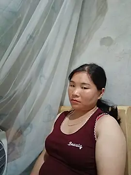 -Pudi- stripchat live cam model