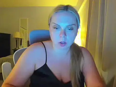 I_LOVE_YOUUU stripchat live cam model