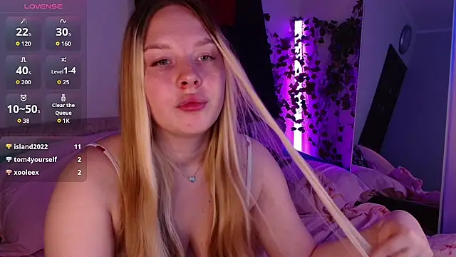 rubyeverly stripchat live cam model