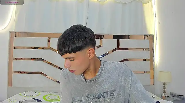 ADRIAN_LUUST stripchat live cam model