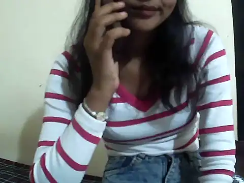 Divya_666 stripchat live cam model
