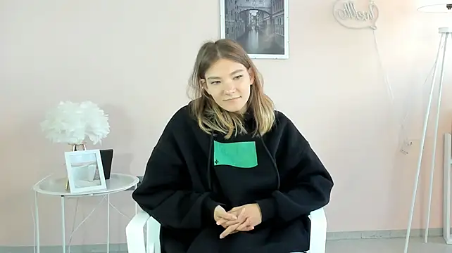 MarcelinaRedfern stripchat live cam model