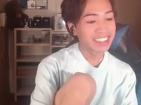 Yukino23 stripchat live cam model