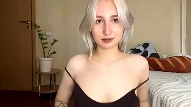 LishaNuding stripchat live cam model