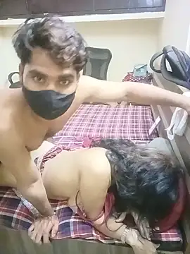 rozy-roy stripchat live cam model