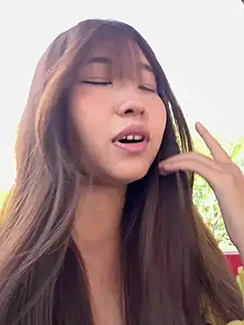 77momomo stripchat live cam model