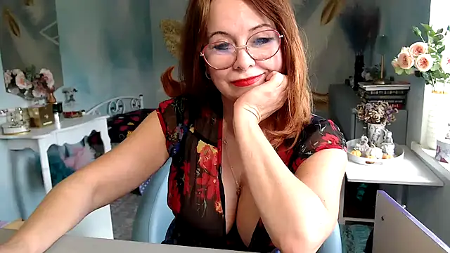 Arisa5000 stripchat live cam model