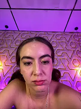 MelanyyJhonson15 stripchat live cam model