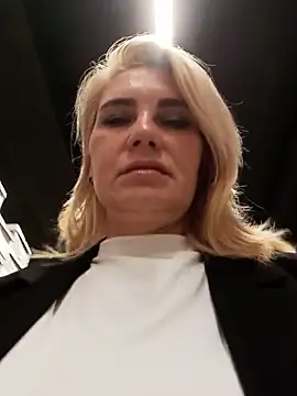 JennyOMay stripchat live cam model
