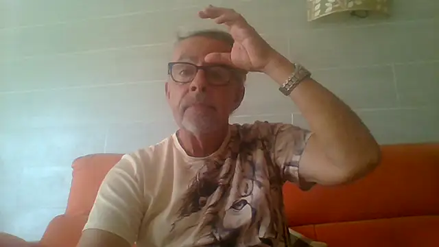 tuggy59 stripchat live cam model