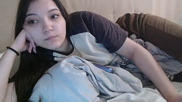 AlisaDevis stripchat live cam model