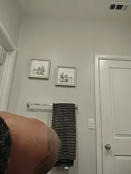 PrEtTyBoYbUlL stripchat live cam model