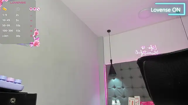 scarletcherry18 stripchat live cam model