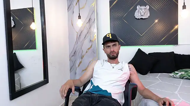 KingOfTemptation stripchat live cam model