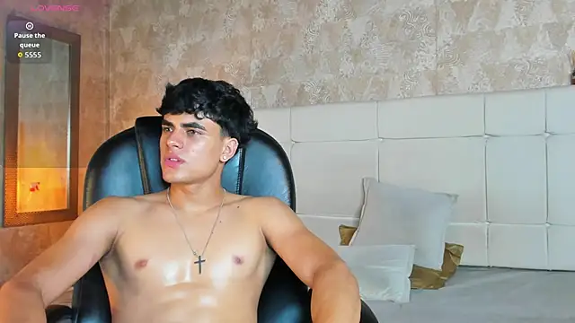 Toji_ferrer stripchat live cam model