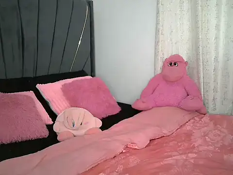 Queenb_2 stripchat live cam model